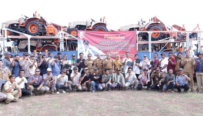 Pj Sekdakab Tulang Bawang Hadiri Penyerahan Bantuan Alsintan dari Menteri Pertanian untuk Brigade Pangan