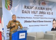 Kadis Kominfotik Lampung Buka Diskusi Publik Bahas Dampak Medsos pada Produktivitas dan Kecerdasan