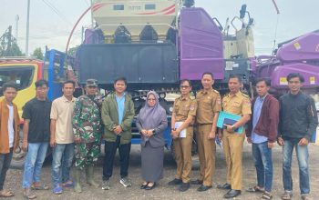 Bupati Mesuji Serahkan Bantuan Combine Harvester untuk Brigade Pangan