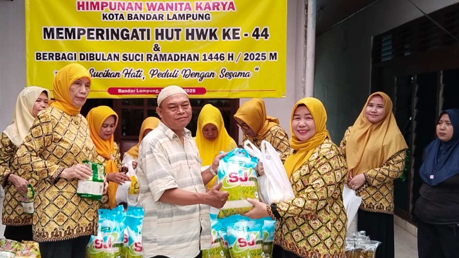 HWK Bandar Lampung Rayakan HUT Ke-44 dengan Berbagi Sembako