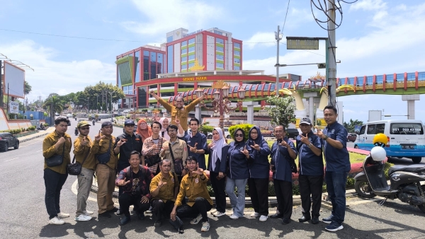 Taring Lampung Bantah Tuduhan Wartawan Jadi 'Pengawal' Pejabat