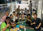 Kehangatan Buka Bersama di Mushola Al Amin, Jalin Silaturahmi dan Kebersamaan