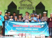 Polres Lampung Barat Salurkan Bansos di Ponpes Mamba'ul Qur'an