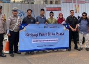 Masjid Raya Al Bakrie Lampung Bagikan Ratusan Paket Buka Puasa
