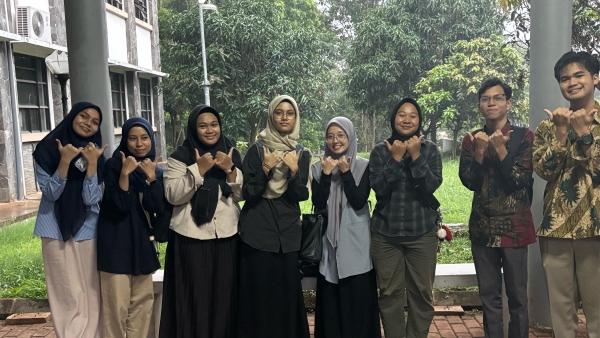 Formarhein dan Pharma Unpad Kolaborasi Bagikan Takjil Gratis di Fakultas Farmasi