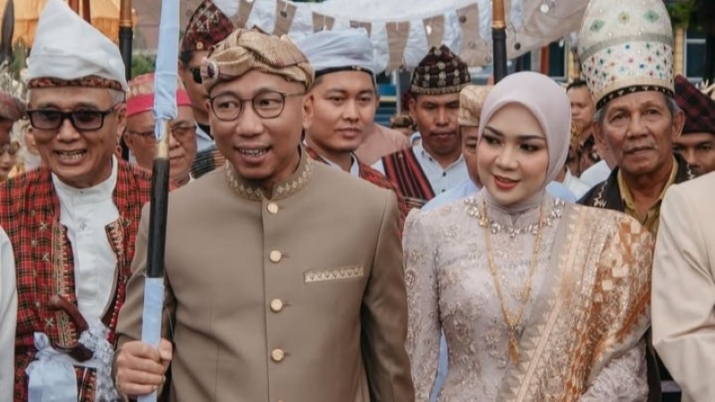 Iyay Mirza Diberi Pusaka Jaga Pati dan Mayang Bekekhangbdi Mahan Agung