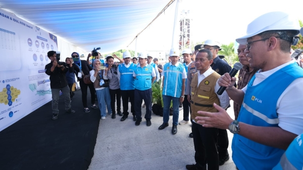 Menteri ESDM Pastikan Pasokan Listrik Aman di Baubau Jelang Idul Fitri