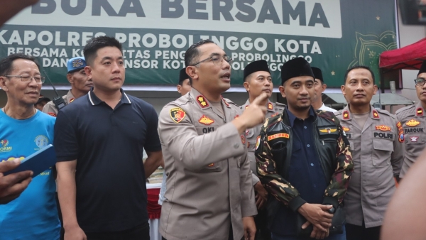 Kapolres Probolinggo Kota Gelar Ngabuburit dan Bukber, Salurkan Bantuan Sosial untuk Warga Kurang Mampu