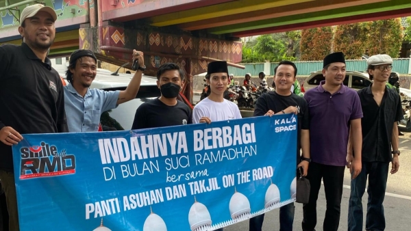 Smile RMD Bagikan Kebahagiaan Ramadhan di Panti Asuhan dan Jalanan Bandar Lampung