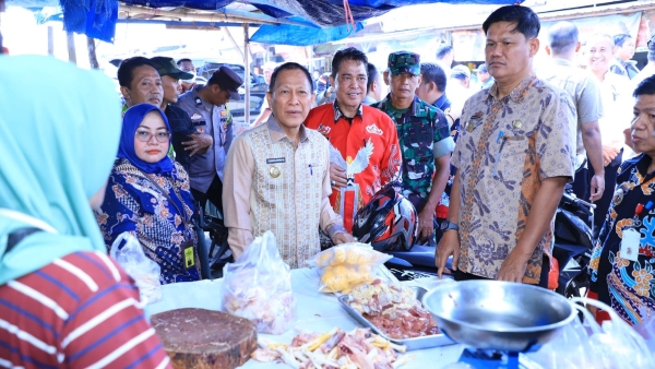 Bupati Tulang Bawang Pastikan Stok Pangan Aman Jelang Idul Fitri