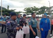 Lanal Tahuna Bagikan 1.200 Paket Takjil di Pelabuhan Tua, Penuh Kebahagiaan
