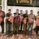 Ketua PP Jatiagung Gelar Buka Puasa dan Bagikan THR ke Anggota Ranting Karang Sari