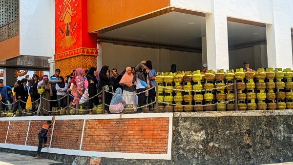 Pemkab Lampung Barat Gelar Operasi Pasar Gas 3 Kg Jelang Idul Fitri