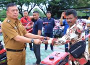 Dukung Swasembada Pangan, Bupati Tulang Bawang Serahkan Puluhan Alsintan ke Brigade Pangan