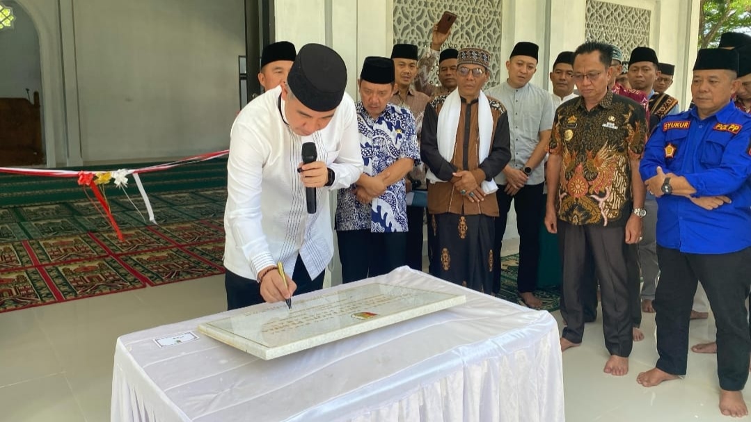 Bupati Dendi Ramadhona Resmikan Masjid Al-Muttaqin Pemkab Pesawaran