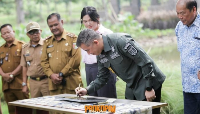 Bupati Pesawaran Dendi Ramadhona Hadiri Peresmian dan Serah Terima Jalan Pantai Mutun dari The Hurun