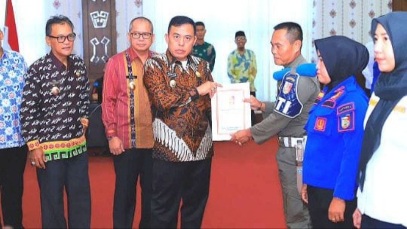 1.503 Tenaga Non-ASN Tulang Bawang Terima SK Perpanjangan Kontrak Tahun 2025