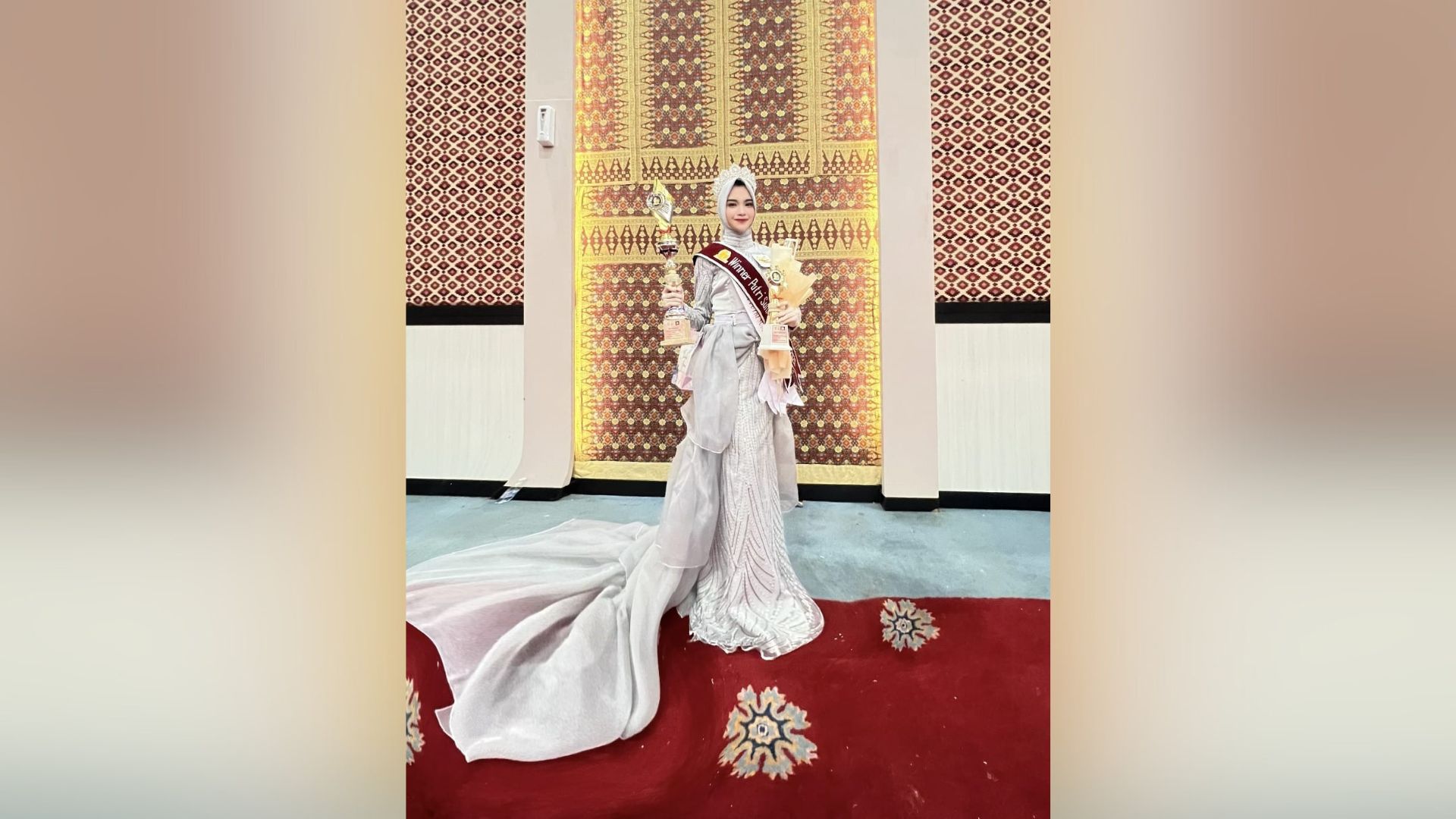 Siti Maulidia Aurola Raih Gelar Putri Sumatera Selatan 2025 Kategori Dewasa