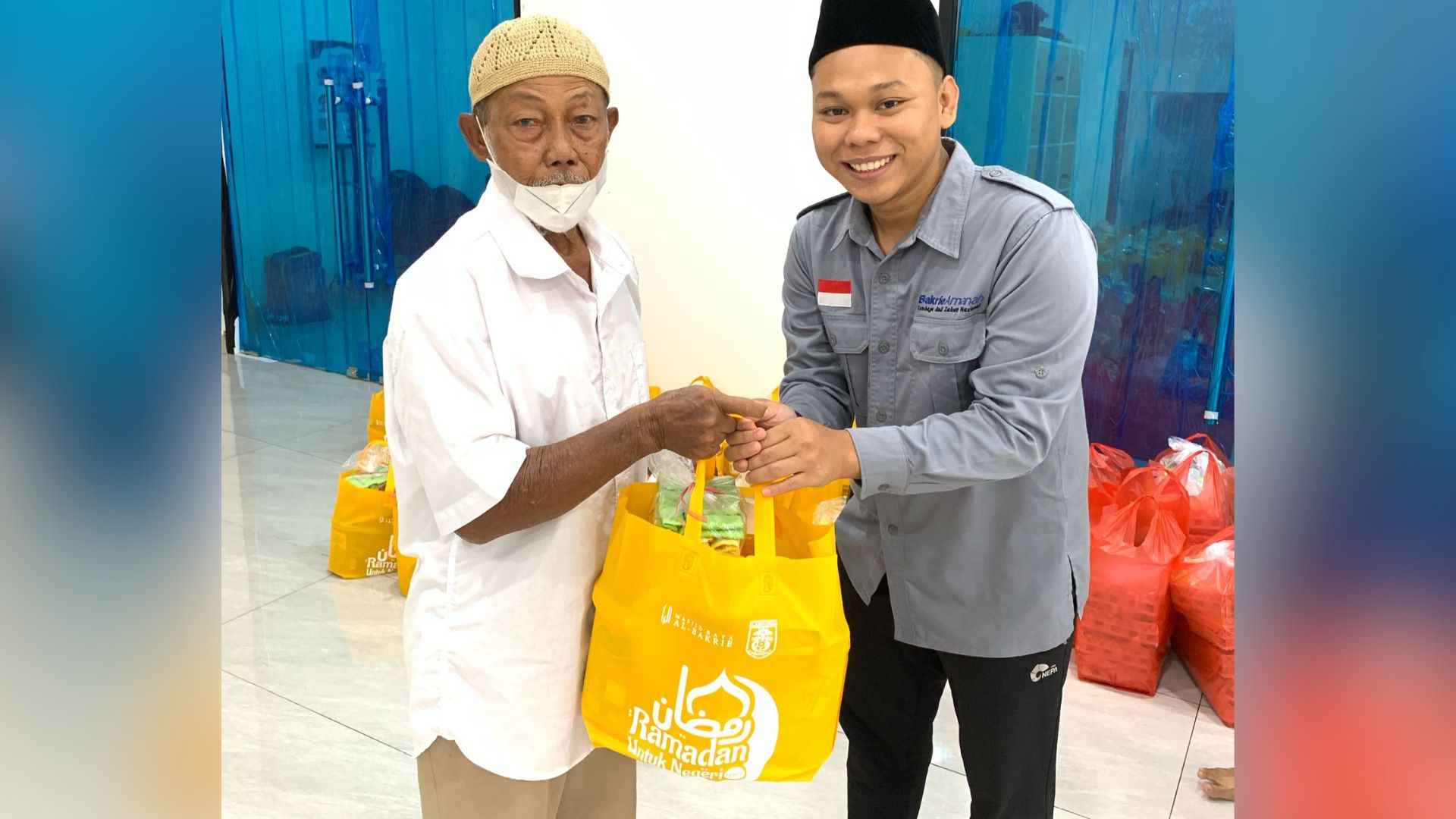 Bakrie Amanah Tebar Kebaikan Ramadhan dengan Program Kado Bahagia