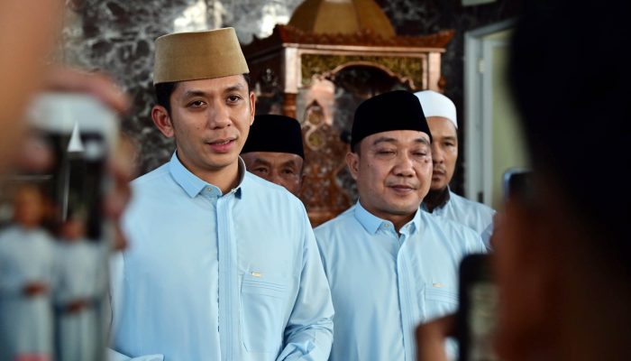 Salat Idulfitri Perdana Bupati Egi Bersama Warga di Masjid Agung Kalianda, Momentum Penuh Haru dan Syukur