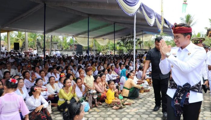 Bupati Egi Hadiri Upacara Melasti di Desa Balinuraga: Wujud Harmoni dan Toleransi Umat Beragama