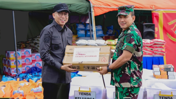 Pemprov Lampung dan Brigif 4 Marinir Salurkan Bantuan untuk Korban Gempa Myanmar