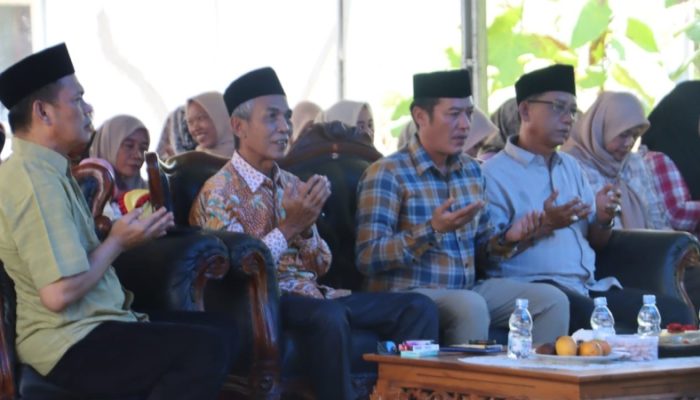 Bupati Dedi Irawan Hadiri Halal Bihalal dan Tasyakuran di Pekon Rawas