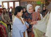 Lampung Tuai Pujian: Ketua Umum IAD Terpesona Kain Lokal