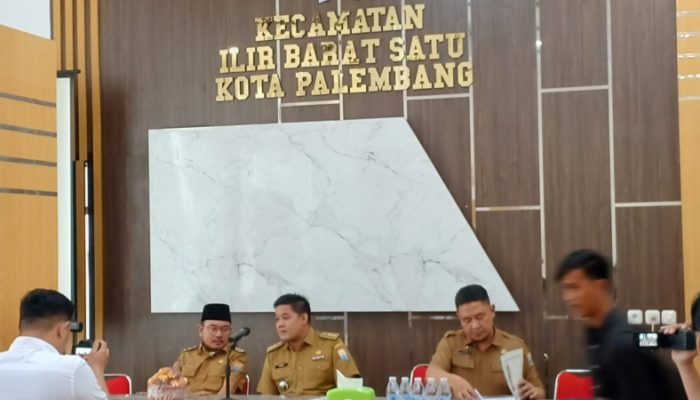 Wawako Palembang Sidak Pelayanan Publik di Kecamatan Ilir Barat I