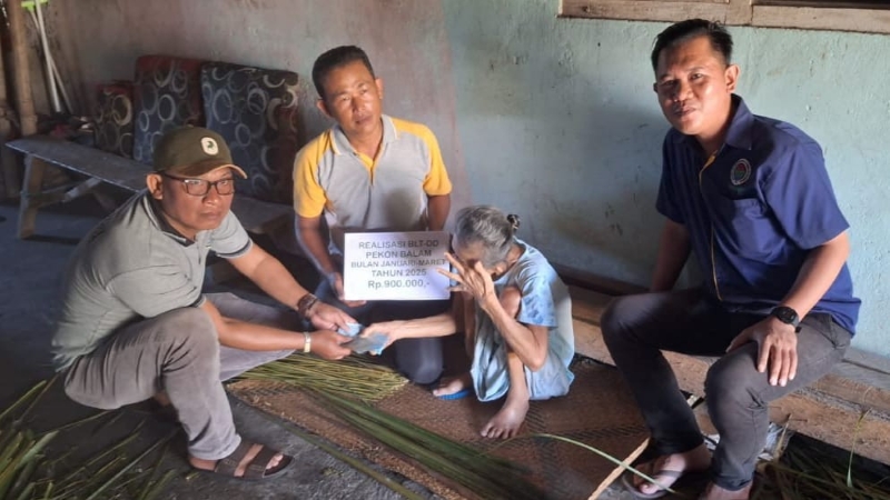 BLT Dana Desa di Pekon Balam Disalurkan Langsung ke Rumah Warga