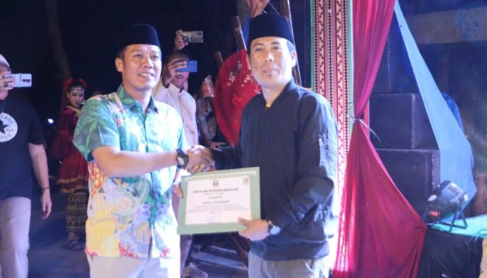 Bupati dan Wakil Bupati Resmi Menutup Pentas Seni Budaya HUT ke-12 Pesisir Barat
