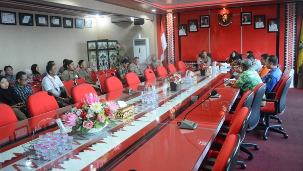 Eva Dwiana Siap Dialog Soal Banjir, Massa Aksi Justru Bubar