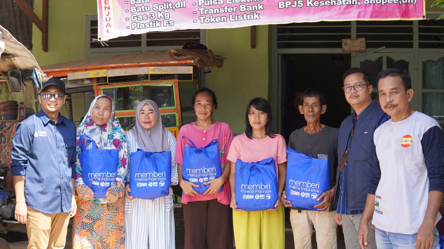 YBM BRILiaN Ulurkan Bantuan Korban Banjir Panjang