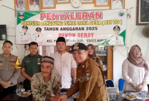 39 KPM di Pekon Seray Pesisir Barat Terima BLT-DD Tahap Pertama