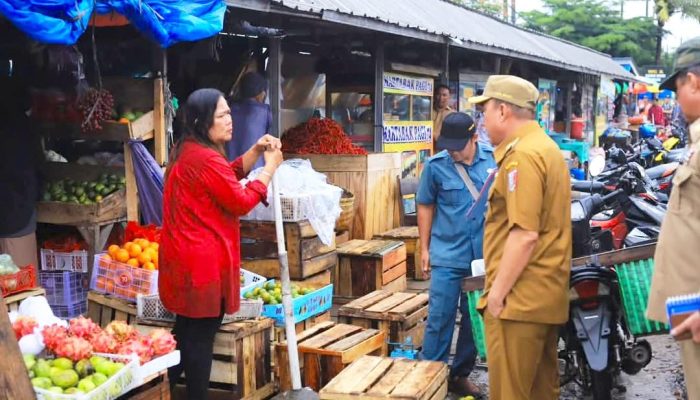 Pemkab Tulang Bawang Tertibkan Pedagang di Pasar Unit 2 Demi Kenyamanan dan Ketertiban Umum