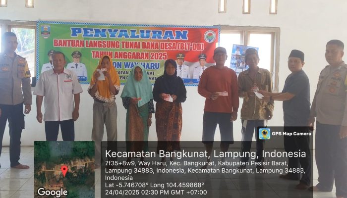 Peratin Dian Setiawan Salurkan BLT Dana Desa untuk Warga Kurang Mampu di Pekon Way Haru