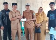 Pemerintah Pekon Padang Raya dan Karang Taruna Salurkan Bantuan untuk Korban Kebakaran di Penggawa V Ulu