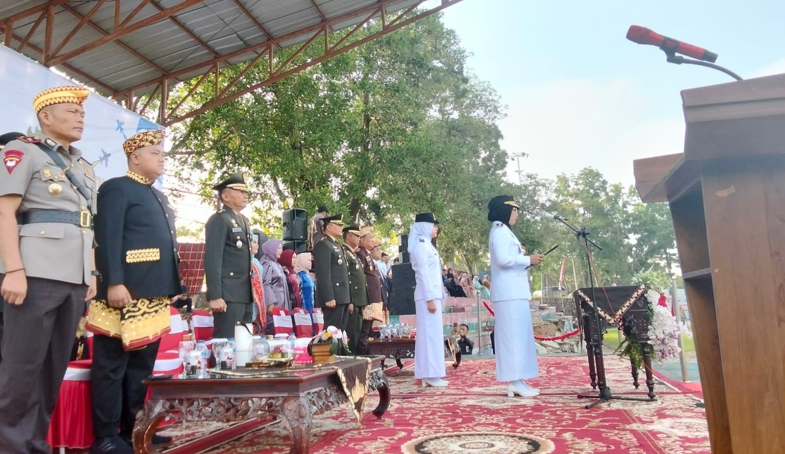 Pelaksana Tugas (Plt.) Bupati Way Kanan, Ayu Asalasiyah, S.Ked., memimpin Upacara Peringatan Hari Jadi ke-26 Kabupaten Way Kanan Tahun 2025 di Lapangan Korpri, didampingi jajaran Forkopimda dan pejabat daerah