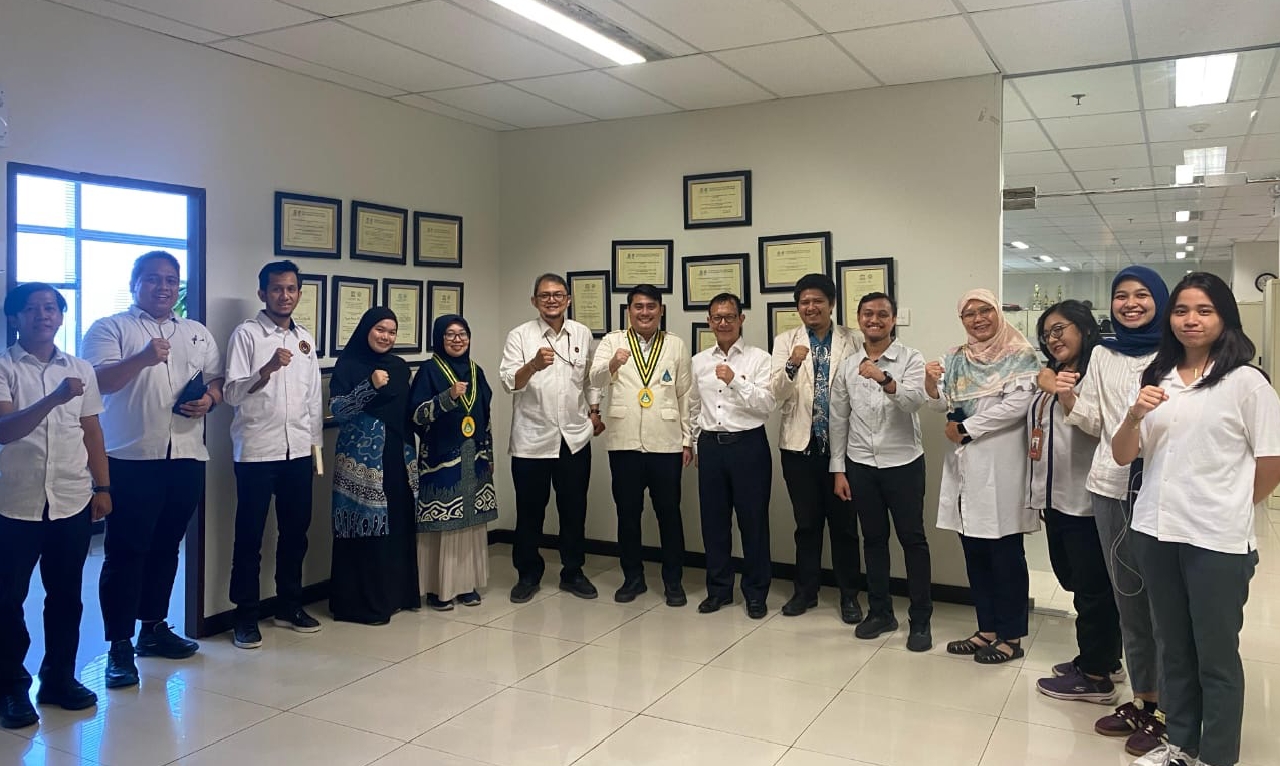 Ketua Umum PB PII Abdul Kohar Ruslan bersama Deputi Kemenko PMK Warsito dalam pertemuan strategis membahas sinergi pembangunan SDM pelajar unggul menuju Generasi Emas 2045.