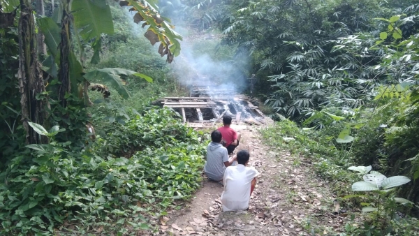 Jembatan Penghubung Vital di Bernung Ludes Terbakar, Warga Curigai Sabotase
