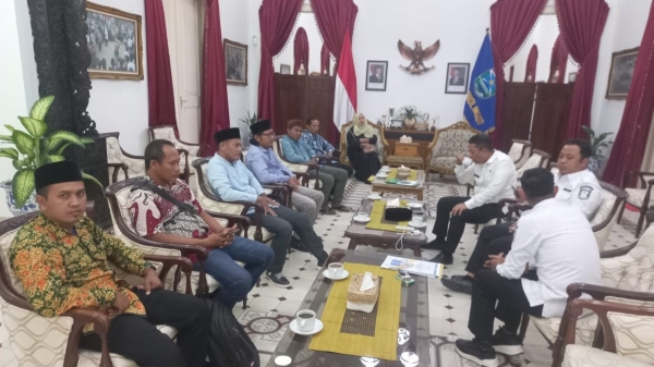 Ngopi Bareng GASPOL, Bupati Probolinggo Jaring Aspirasi Soal Buruh dan Infrastruktur
