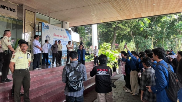 Mahasiswa FEB Unila Gelar Demo Tuntut Keadilan Usai Kematian Pratama Wijaya Kusuma