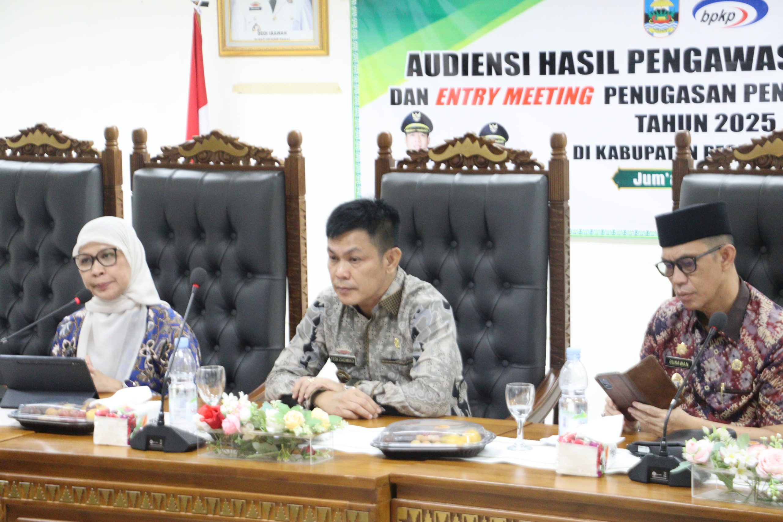 Audiensi hasil pengawasan dan entry meeting penugasan pengawasan tahun 2025 di Kabupaten Pesisir Barat berlangsung khidmat pada Jumat (2/5).
