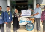 PLN Nusantara Power Salurkan Bantuan Gerobak untuk Pemulihan Ekonomi Pasca Banjir di Bandar Lampung