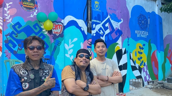 Kampung Bahari Bersolek, Mural Sepanjang 300 Meter Ajak Warga Jaga Kebersihan