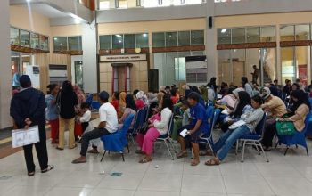 Pelayanan Cepat KIS dan DTKS di MPP Jakabaring Disambut Antusias Warga Palembang