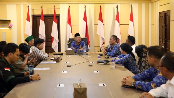 HMI Geruduk Kantor Gubernur, Tagih Komitmen 102 Hari Kerja