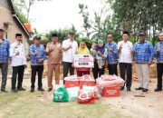 Ringankan Beban Korban Kebakaran, Bupati Tubaba Serahkan Bantuan Rp31 Juta
