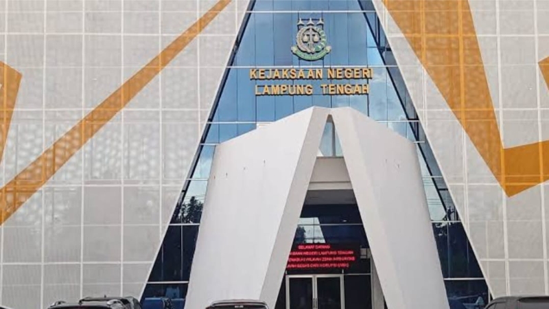 Usut Tuntas Korupsi Chromebook dan Jalan, KAMPUD Sambangi Kejari Lampung Tengah