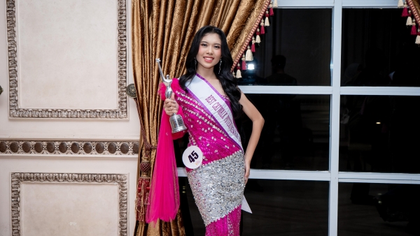 Yemima Laurensia Simarmata Raih Predikat Best Catwalk Puteri Remaja Indonesia Sumsel 2025